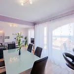 Two-bedroom In Apartment Prigradica