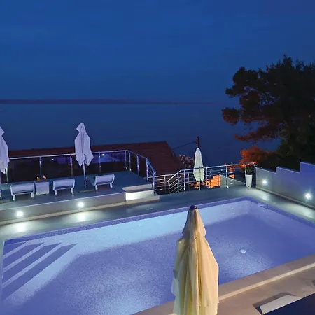 Two-bedroom In Apartamento Prigradica
