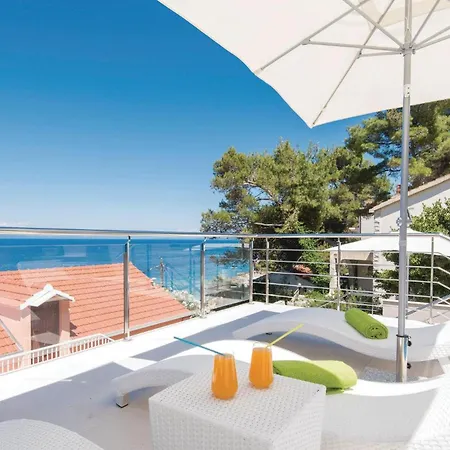 Apartment Two-bedroom In Prigradica
