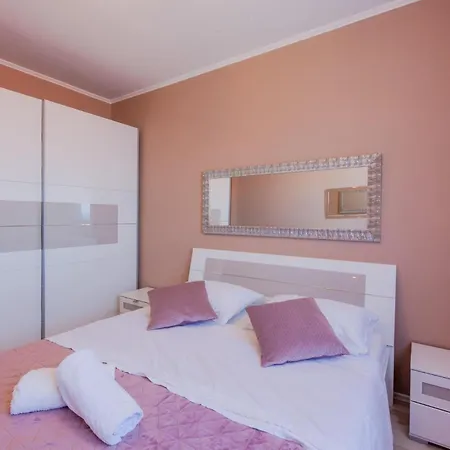 Two-bedroom In شقة *