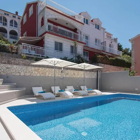 Two-bedroom In Apartament Prigradica