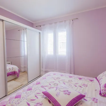 Two-bedroom In شقة