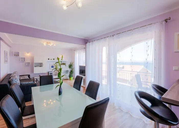 Two-bedroom In Διαμέρισμα Prigradica